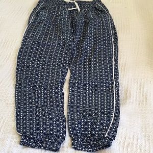 NWOT Girls size US 10-11Y pants. H&M brand